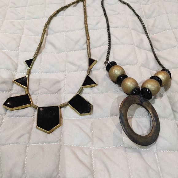 Fashion Necklaces - Picture 2 of 6